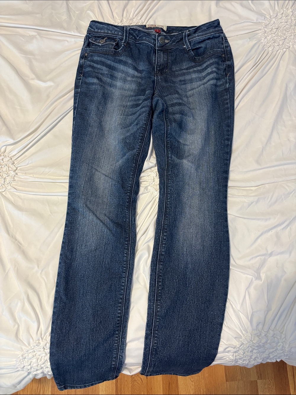 Lei Women's Straight Leg Curvy Jeans in Dark Blue
